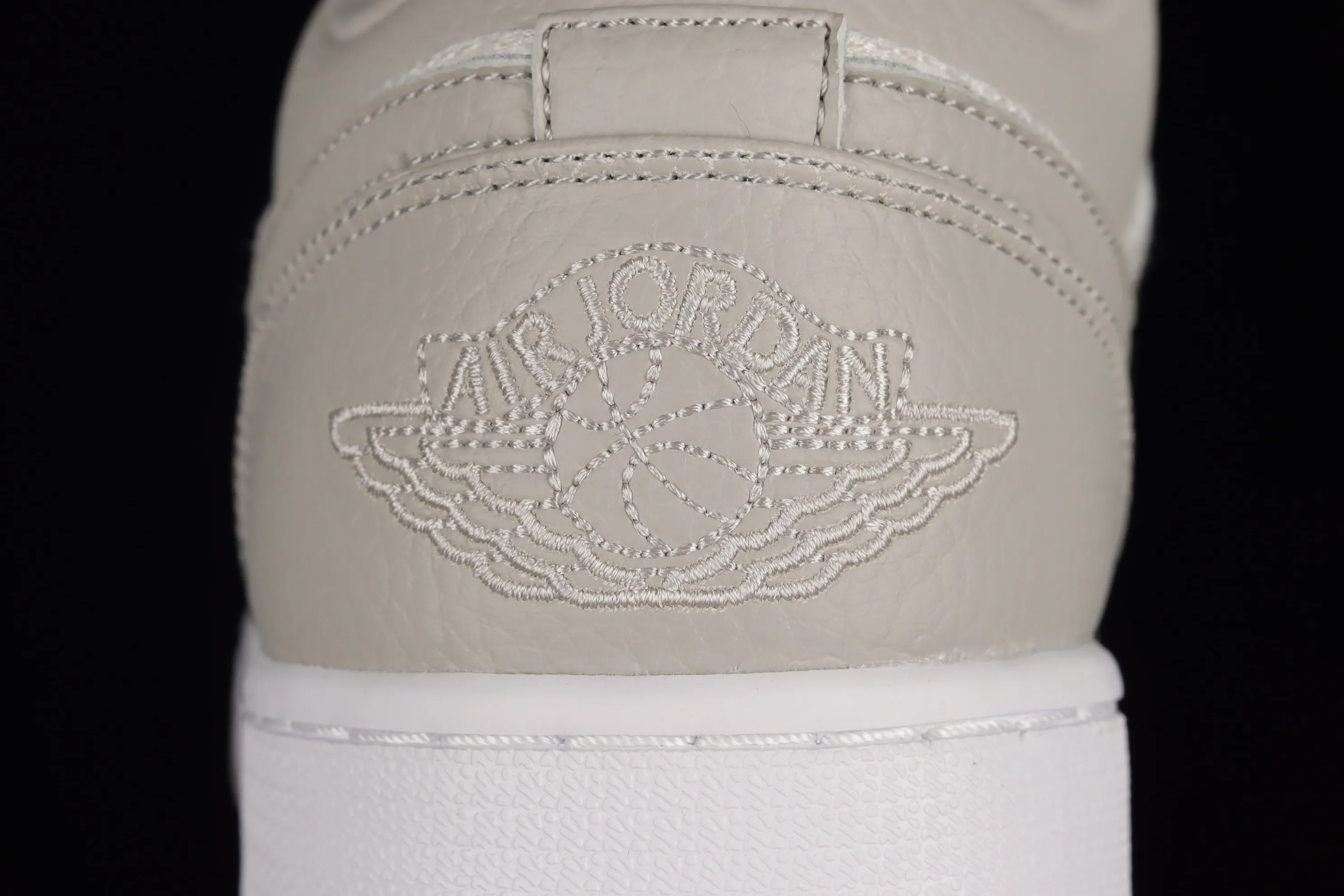 All categories Air Jordan Jordan series basketball shoes Air Jordan 1 Low Air Jordan 1 Low "Light Iron Ore" AJ1 Joe 1 gray and white powder low-top basketball shoes DQ6076-001